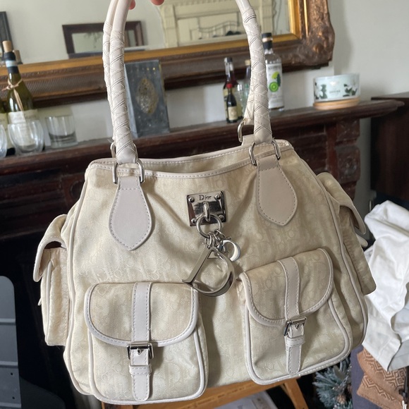 *SOLD* GORGEOUS WINTER WHITE VINTAGE CHRISTIAN DIOR DIORISSIMO SHOULDER TOTE - Picture 3 of 13